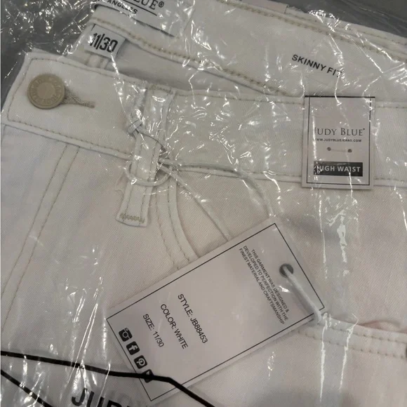 NEW Judy Blue White Skinny Fit Jeans Women's 11 / 30 Raw Hem Stretch Denim 88453 - Picture 3 of 12